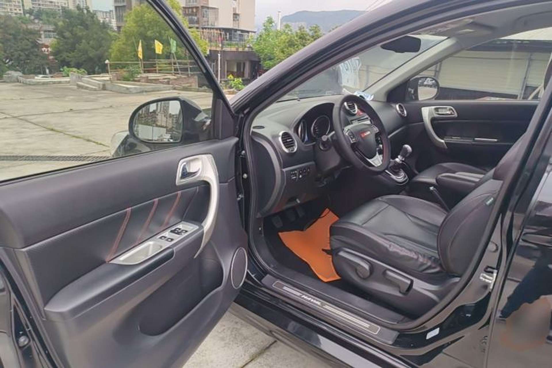 Used Haval H6 2013 Upgraded Model 1.5T Manual Two-Wheel Drive Elite Version Driver Seat