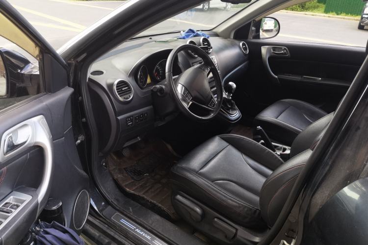 Used Haval H6 2013 Upgraded Model 1.5T Manual Two-Wheel Drive Elite Version Driver Seat
