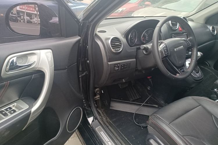 Used Haval H6 2013 Upgraded Model 2.4L Automatic Two-Wheel Drive Elite Version Driver Seat
