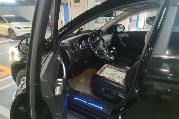Used Haval H6 2013 Upgraded Model 1.5T Manual Two-Wheel Drive Elite Version Driver Seat