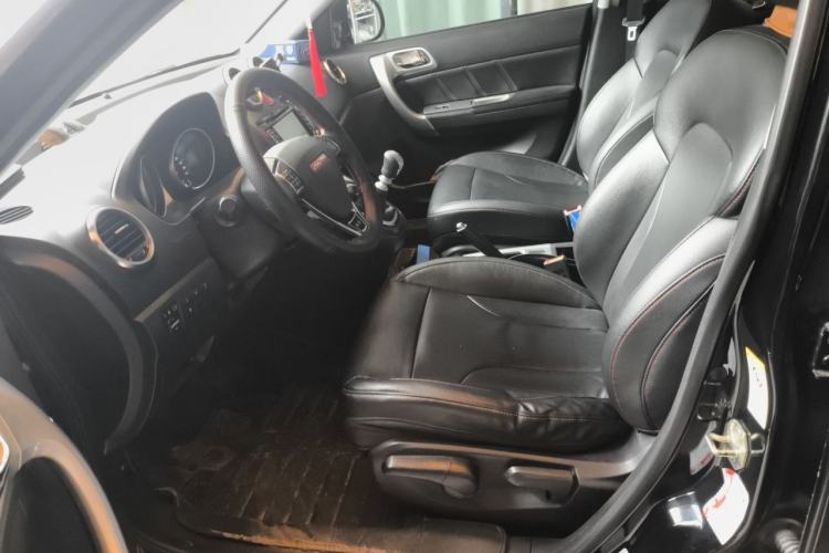 Used Haval H6 2013 Upgraded Model 1.5T Manual Two-Wheel Drive Elite Version Driver Seat