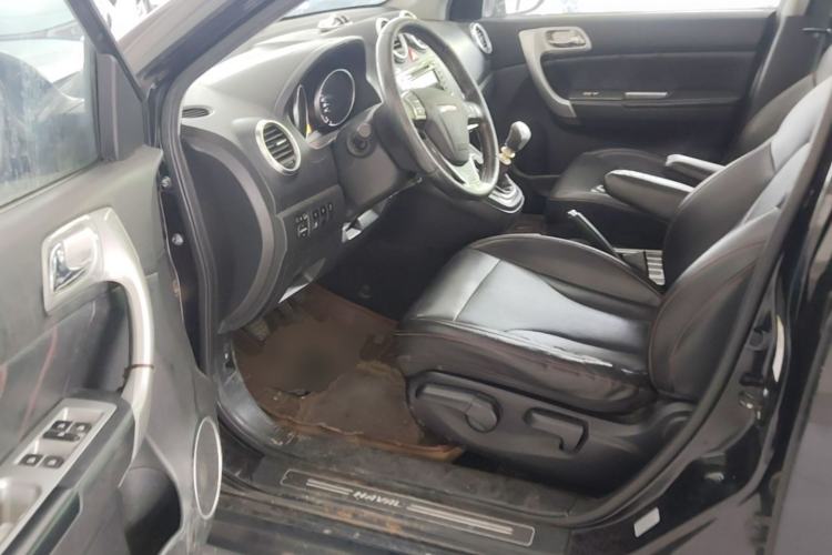 Used Haval H6 2013 Upgraded Model 1.5T Manual Two-Wheel Drive Elite Version Driver Seat
