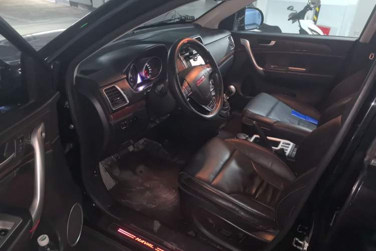 Used Haval H6 2013 Sports Edition 1.5T Manual Two-Wheel Drive Elite Model Driver Seat