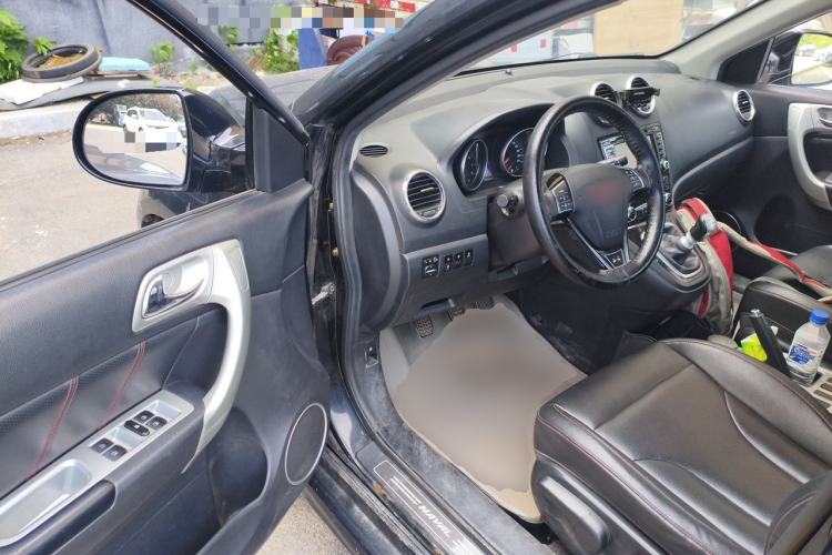 Used Haval H6 2013 Upgraded Model 1.5T Manual 4x4 Elite Version Driver Seat