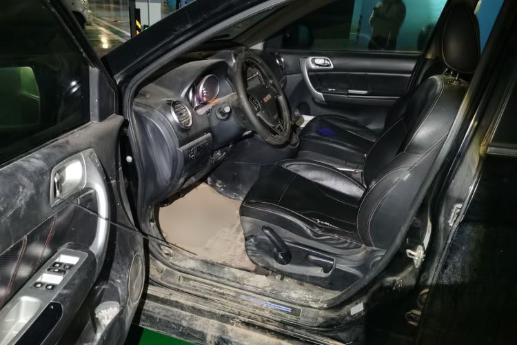 Used Haval H6 2013 Upgraded Model 1.5T Manual Two-Wheel Drive Elite Version Driver Seat