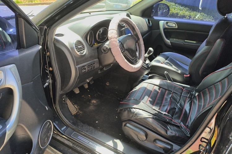 Used Haval H6 2013 Upgraded Model 1.5T Manual Two-Wheel Drive Elite Version Driver Seat