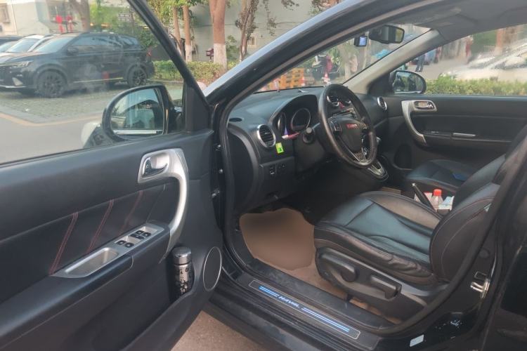 Used Haval H6 2013 Upgraded Model 2.4L Automatic Two-Wheel Drive Elite Version Driver Seat