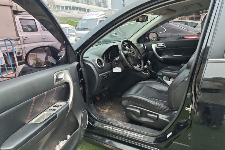 Used Haval H6 2013 Upgraded Model 1.5T Manual Two-Wheel Drive Elite Version Driver Seat