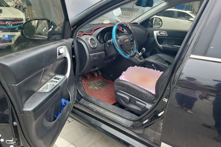 Used Haval H6 2013 Upgraded Model 1.5T Manual Two-Wheel Drive Urban Version Driver Seat