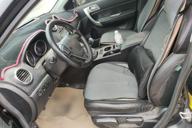 Used Haval H6 2013 Upgraded Model 1.5T Manual Two-Wheel Drive Urban Version Driver Seat