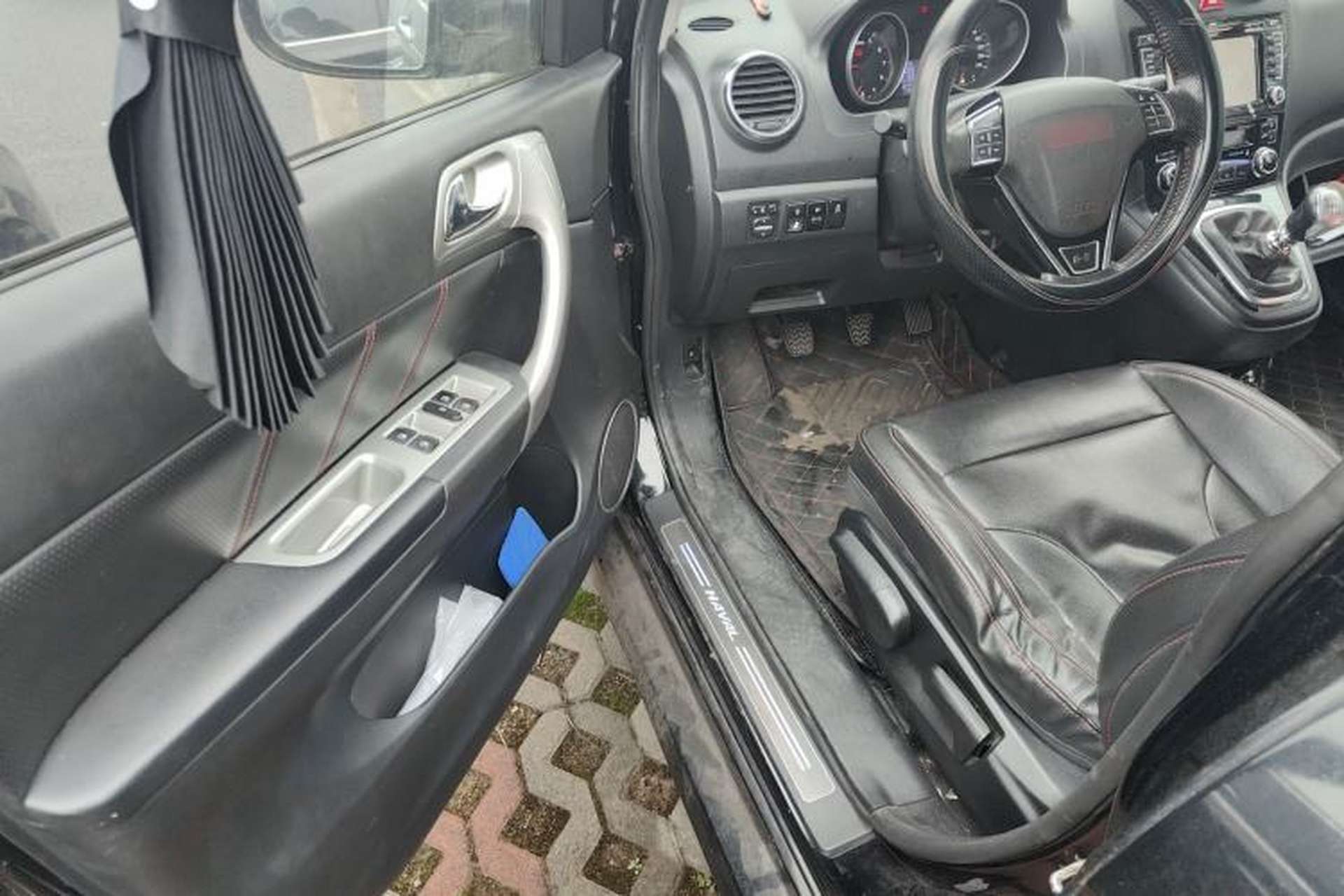 Used Haval H6 2013 Upgraded Model 1.5T Manual Two-Wheel Drive Elite Version Driver Seat