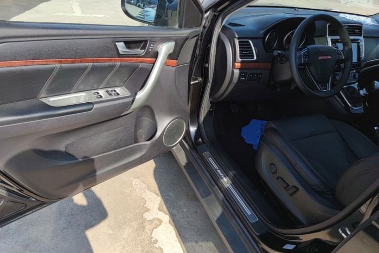 Used Haval H6 2013 Sports Edition 1.5T Manual Two-Wheel Drive Elite Model Driver Seat