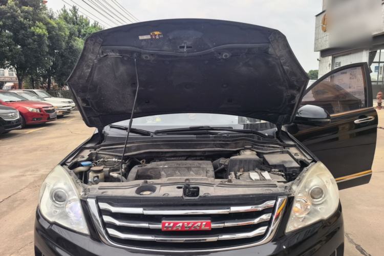 Used Haval H6 2013 Upgraded Model 2.4L Automatic Two-Wheel Drive Elite Version Engine Bay