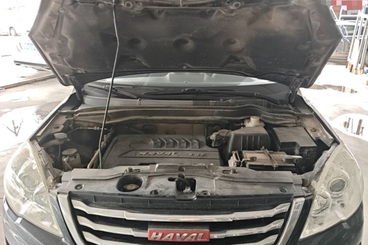Used Haval H6 2013 Upgraded Model 1.5T Manual Two-Wheel Drive Elite Version Engine Bay