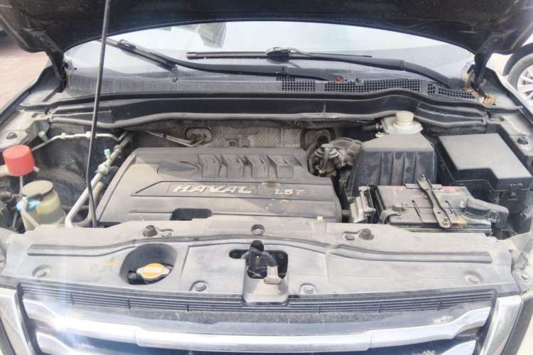 Used Haval H6 2013 Upgraded Model 1.5T Manual Two-Wheel Drive Elite Version Engine Bay
