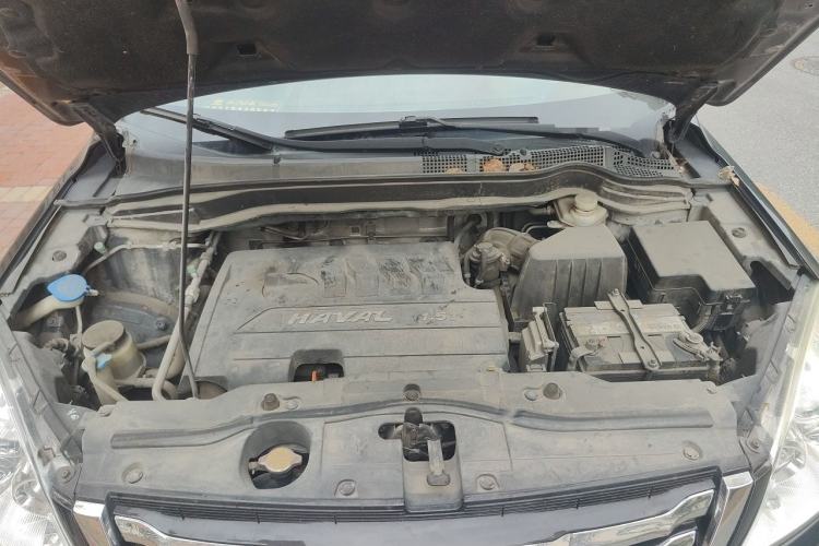 Used Haval H6 2013 Upgraded Model 1.5T Manual Two-Wheel Drive Elite Version Engine Bay