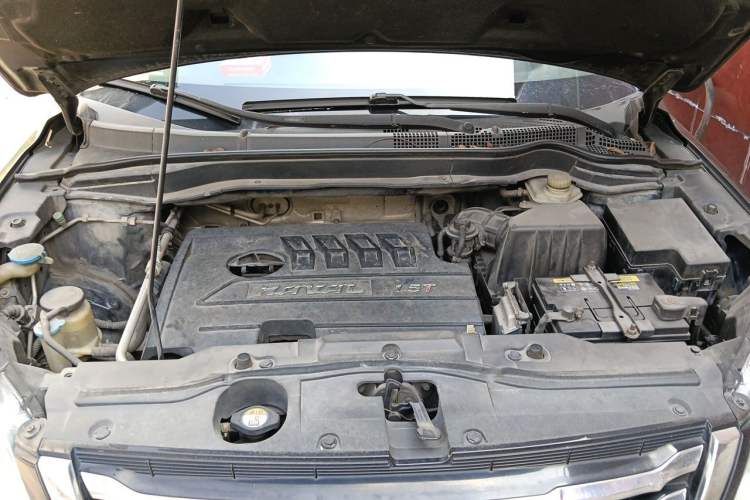 Used Haval H6 2013 Sports Edition 1.5T Manual Two-Wheel Drive Elite Model Engine Bay