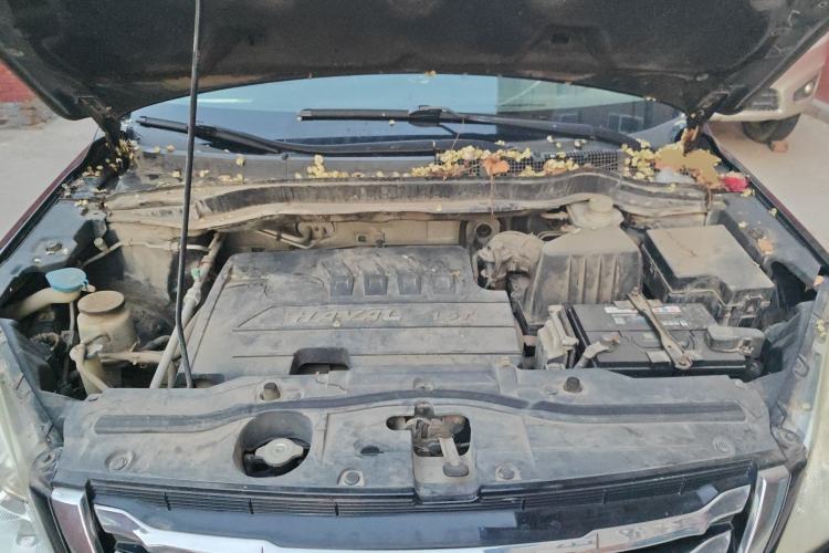 Used Haval H6 2013 Upgraded Model 1.5T Manual Two-Wheel Drive Elite Version Engine Bay
