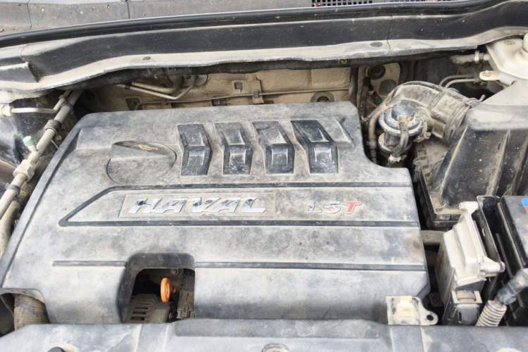 Used Haval H6 2013 Upgraded Model 1.5T Manual Two-Wheel Drive Elite Version Engine Bay