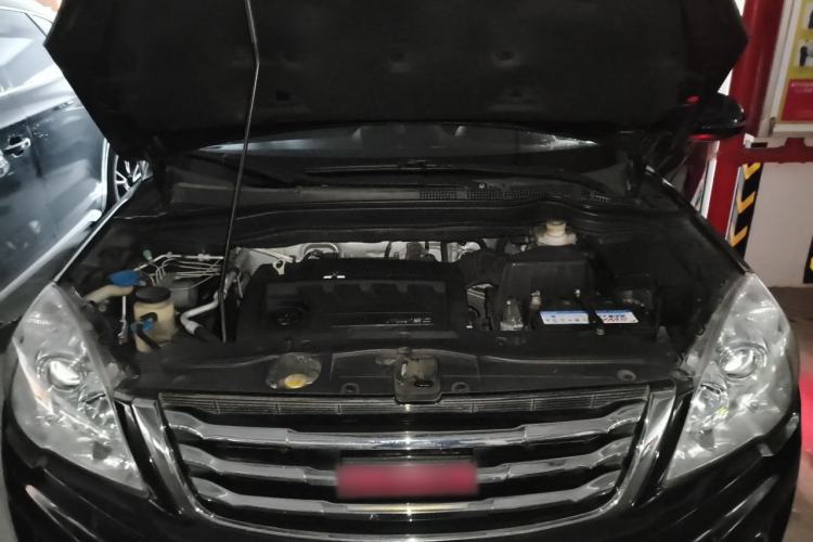 Used Haval H6 2013 Upgraded Model 2.4L Automatic Two-Wheel Drive Elite Version Engine Bay