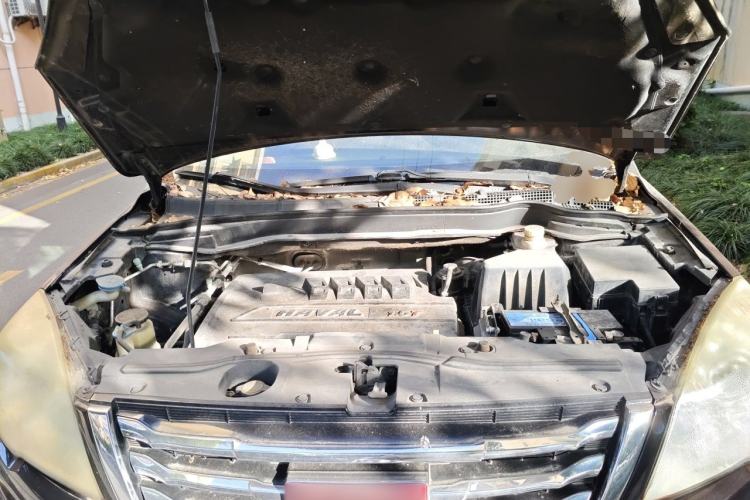 Used Haval H6 2013 Upgraded Model 1.5T Manual Two-Wheel Drive Elite Version Engine Bay