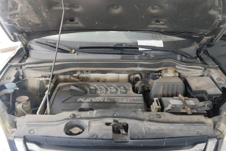 Used Haval H6 2013 Upgraded Model 1.5T Manual Two-Wheel Drive Elite Version Engine Bay