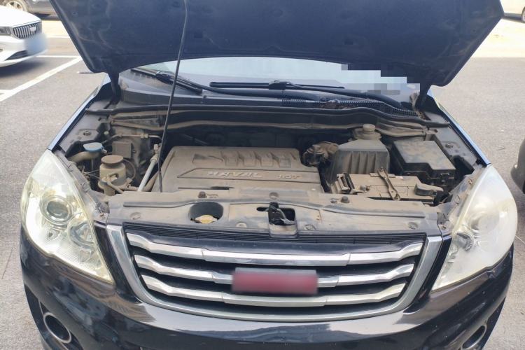 Used Haval H6 2013 Upgraded Model 1.5T Manual 4x4 Elite Version Engine Bay