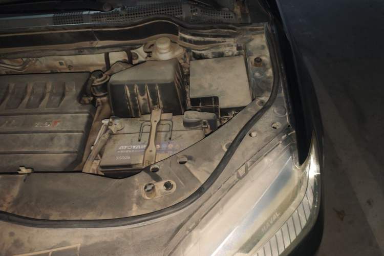 Used Haval H6 2013 Sport Edition 1.5T Manual Two-Wheel Drive Prestige Model Engine Bay Left