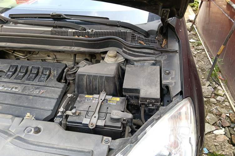 Used Haval H6 2013 Sports Edition 1.5T Manual Two-Wheel Drive Elite Model Engine Bay Left