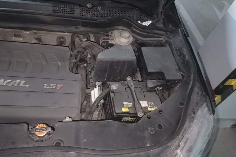 Used Haval H6 2013 Sports Edition 1.5T Manual Two-Wheel Drive Elite Model Engine Bay Left