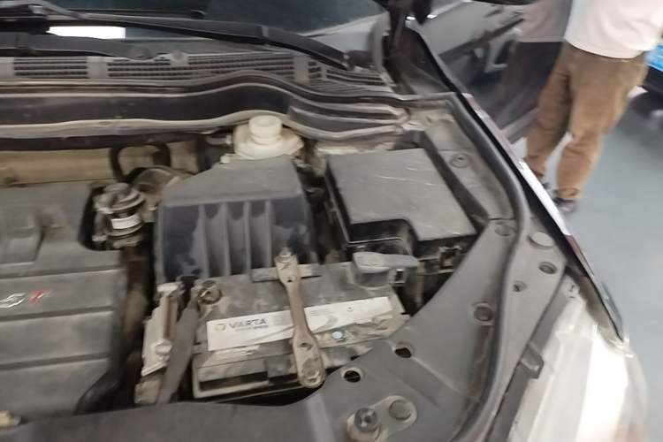 Used Haval H6 2013 Sports Edition 1.5T Manual Two-Wheel Drive Elite Model Engine Bay Left