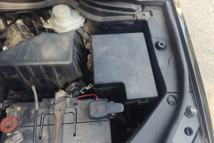 Used Haval H6 2013 Sports Edition 1.5T Manual Two-Wheel Drive Elite Model Engine Bay Left