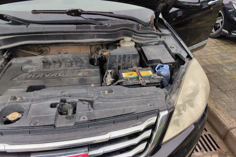 Used Haval H6 2013 Sport Edition 1.5T Manual Two-Wheel Drive Prestige Model Engine Bay Left