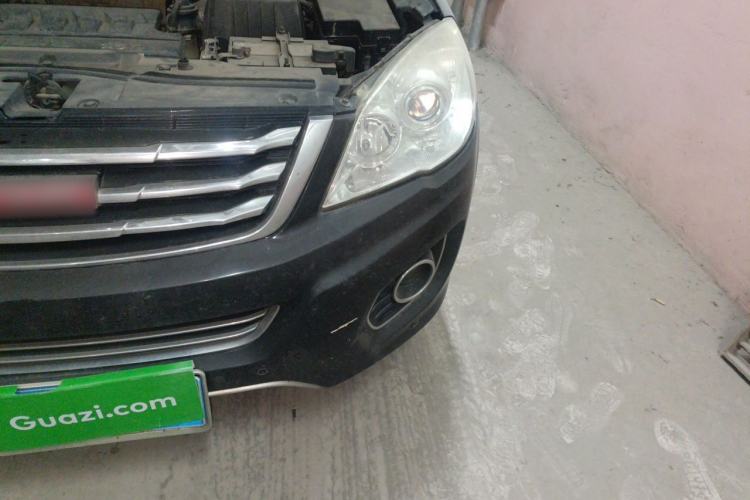 Used Haval H6 2013 Upgraded Model 1.5T Manual Two-Wheel Drive Elite Version Engine Bay Left