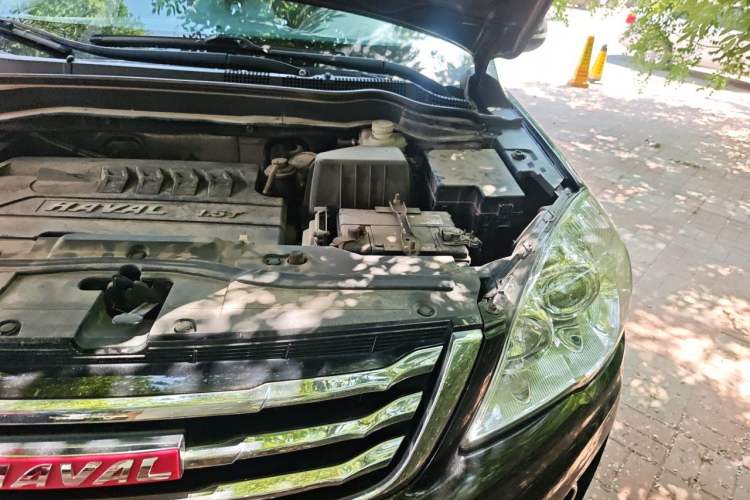 Used Haval H6 2013 Upgraded Model 1.5T Manual Two-Wheel Drive Elite Version Engine Bay Left