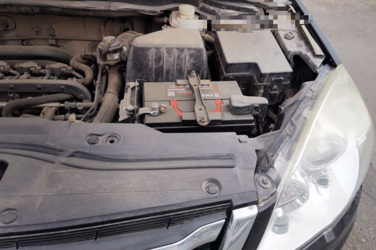 Used Haval H6 2013 Upgraded Model 1.5T Manual Two-Wheel Drive Elite Version Engine Bay Left
