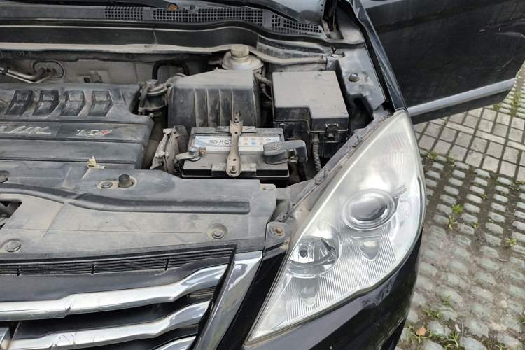 Used Haval H6 2013 Sport Edition 1.5T Manual Two-Wheel Drive Urban Model Engine Bay Left