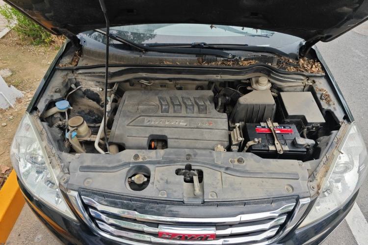 Used Haval H6 2013 Upgraded Model 1.5T Manual Two-Wheel Drive Elite Version Engine Bay