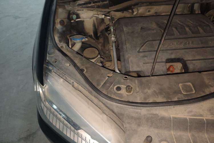 Used Haval H6 2013 Sport Edition 1.5T Manual Two-Wheel Drive Prestige Model Engine Bay Right