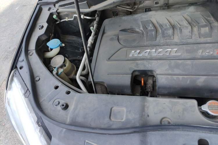 Used Haval H6 2013 Sports Edition 1.5T Manual Two-Wheel Drive Elite Model Engine Bay Right