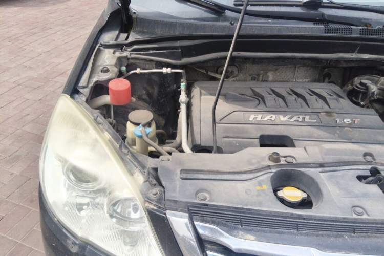 Used Haval H6 2013 Upgraded Model 1.5T Manual Two-Wheel Drive Elite Version Engine Bay Right
