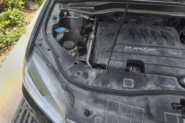 Used Haval H6 2013 Sports Edition 1.5T Manual Two-Wheel Drive Elite Model Engine Bay Right