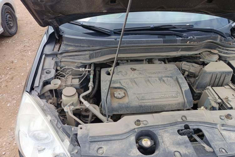 Used Haval H6 2013 Upgraded Model 2.4L Automatic Two-Wheel Drive Elite Version Engine Bay Right