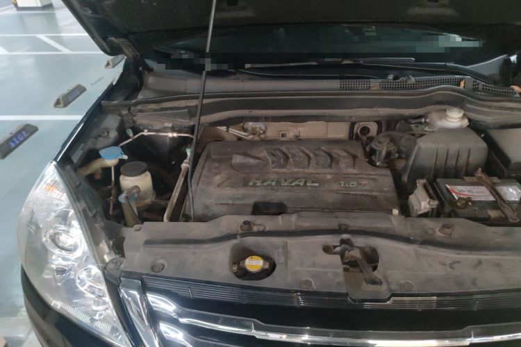 Used Haval H6 2013 Upgraded Model 1.5T Manual Two-Wheel Drive Elite Version Engine Bay Right