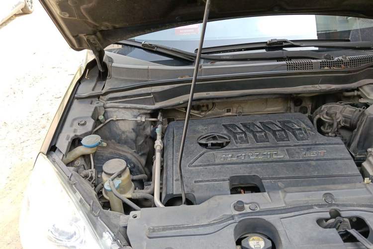Used Haval H6 2013 Sports Edition 1.5T Manual Two-Wheel Drive Elite Model Engine Bay Right