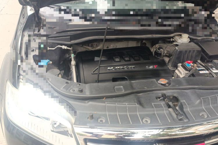 Used Haval H6 2013 Upgraded Model 1.5T Manual Two-Wheel Drive Prestige Version Engine Bay Right