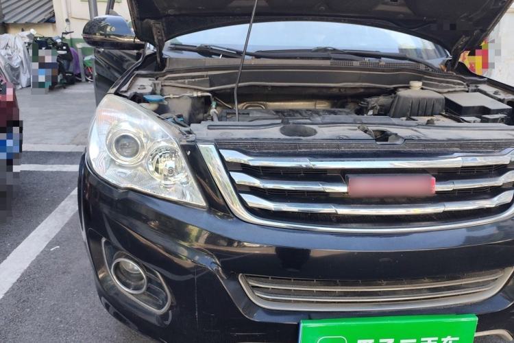 Used Haval H6 2013 Upgraded Model 1.5T Manual Two-Wheel Drive Urban Version Engine Bay Right