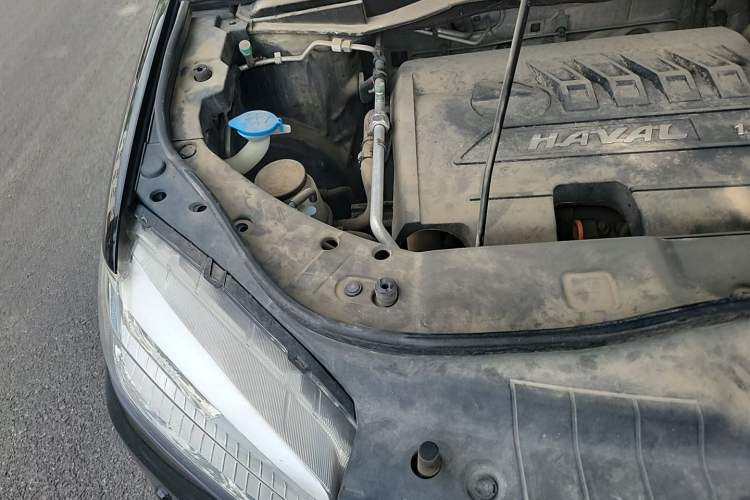 Used Haval H6 2013 Sports Edition 1.5T Manual Two-Wheel Drive Elite Model Engine Bay Right