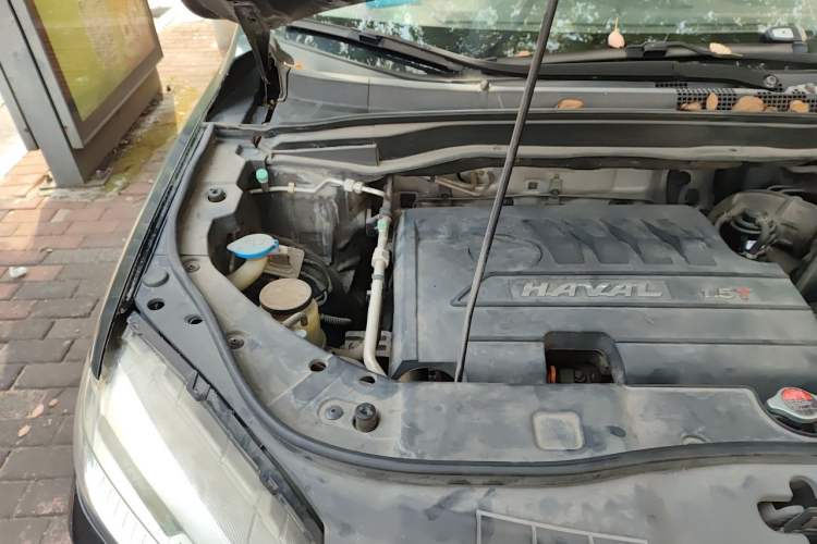 Used Haval H6 2013 Sports Edition 1.5T Manual Two-Wheel Drive Elite Model Engine Bay Right