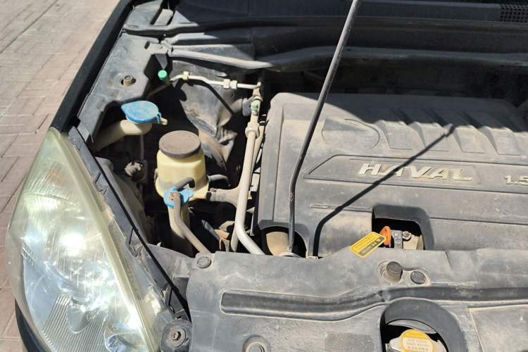 Used Haval H6 2013 Upgraded Model 1.5T Manual Two-Wheel Drive Elite Version Engine Bay Right